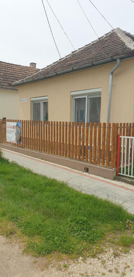 Napfeny Apartmanhaz Balatonberény Zewnętrze zdjęcie